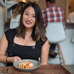 Meet your Posher, Adrienne